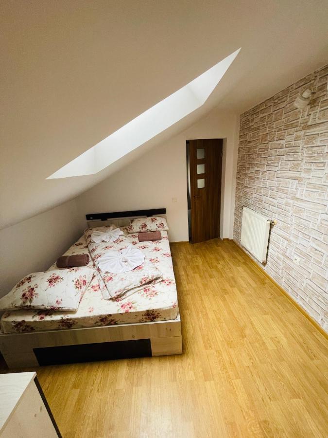 Casa Cu Balcon Apartment Брашов Екстериор снимка